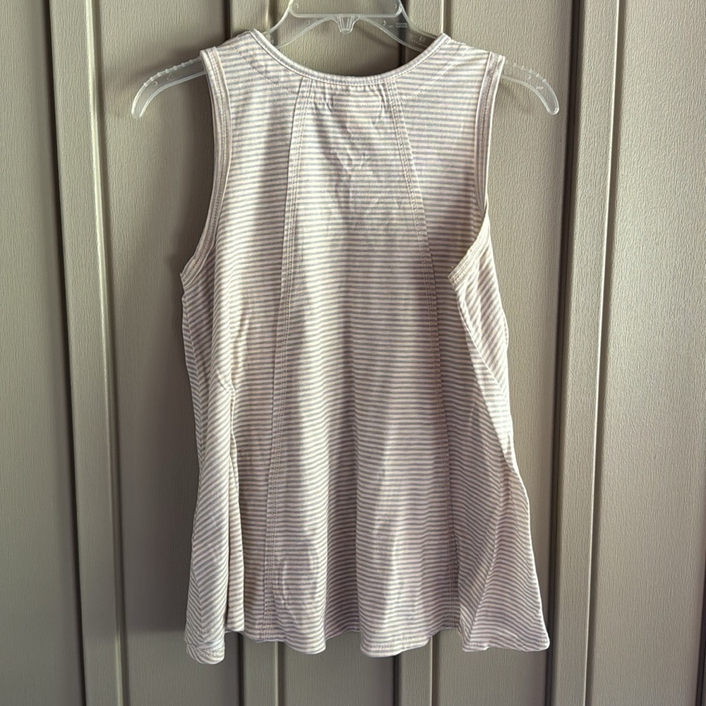 Belle Du Jour Cream & Gray Striped Tank Top size Medium - Picture 2 of 3